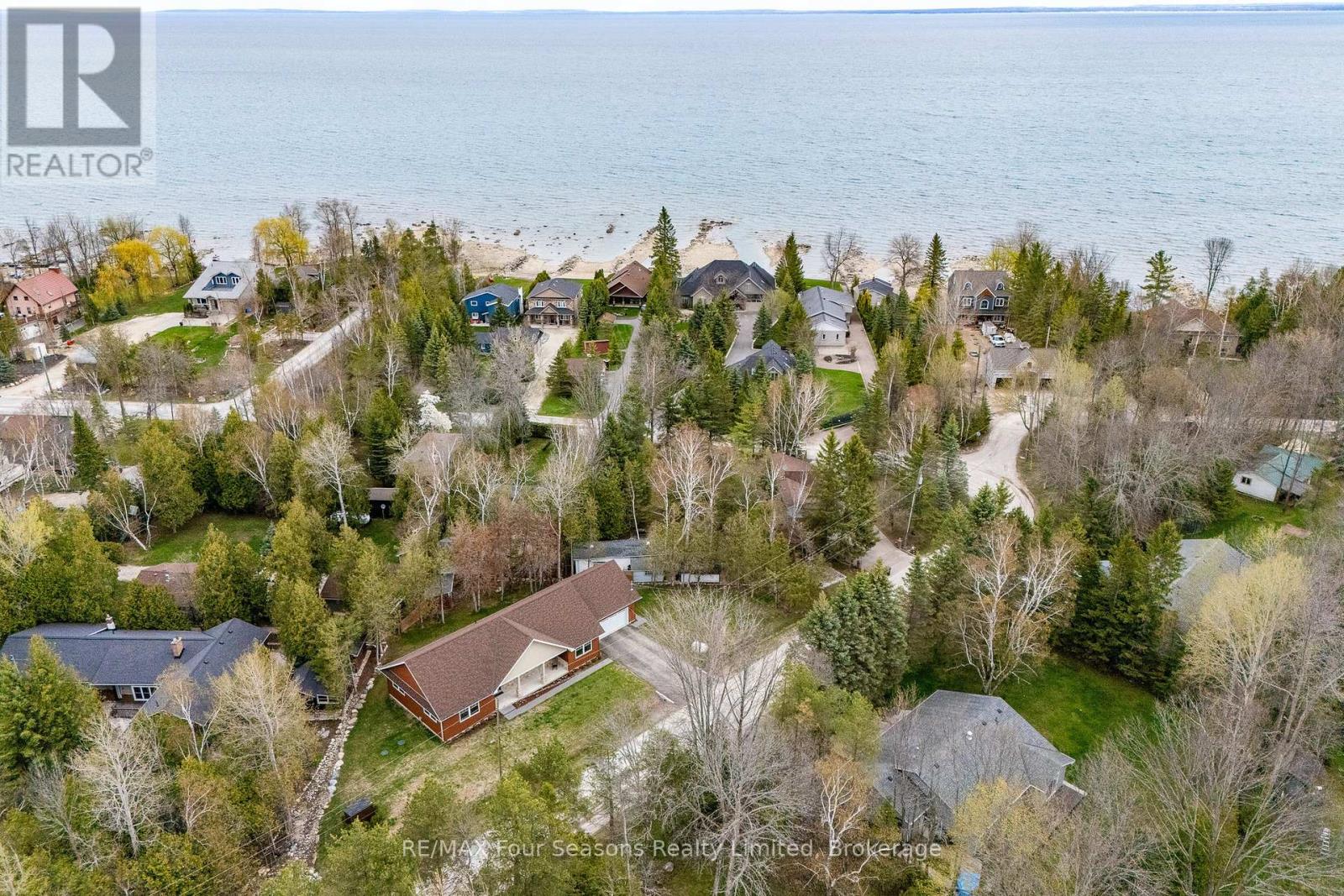 19 Currie Avenue, Collingwood, Ontario  L9Y 0X2 - Photo 4 - S12301628