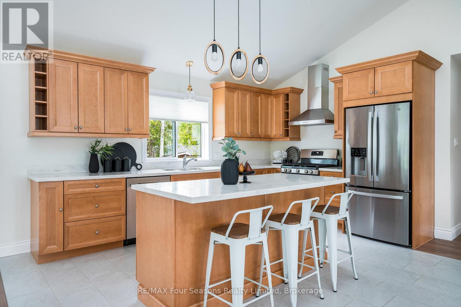 19 Currie Avenue, Collingwood, Ontario  L9Y 0X2 - Photo 5 - S12301628