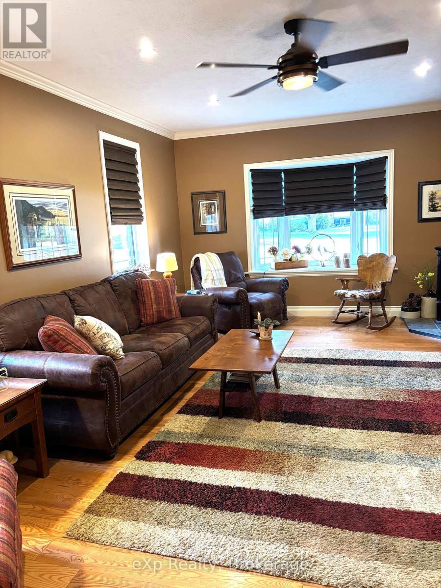 9 Johnstone Boulevard, Brockton, Ontario  N0G 2V0 - Photo 15 - X12301618
