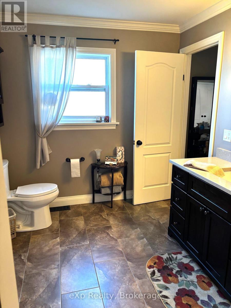 9 Johnstone Boulevard, Brockton, Ontario  N0G 2V0 - Photo 32 - X12301618