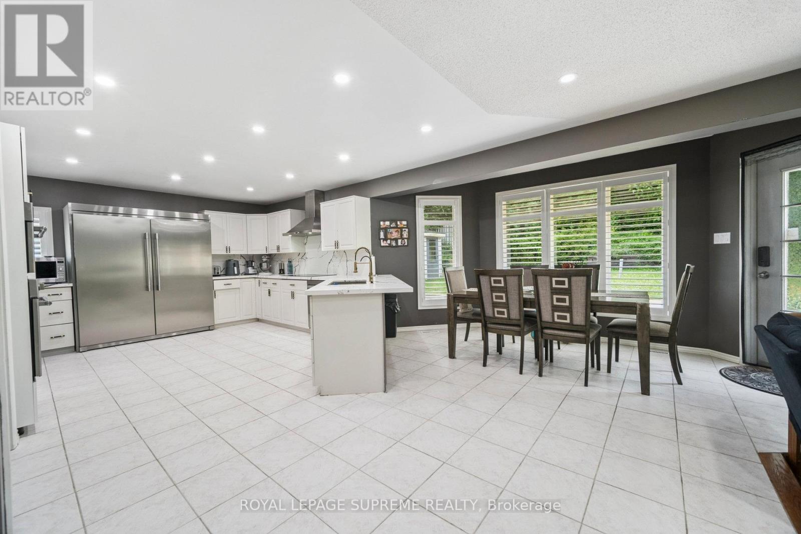 635 Grand View Avenue, London South, Ontario  N6K 3G1 - Photo 12 - X12300158