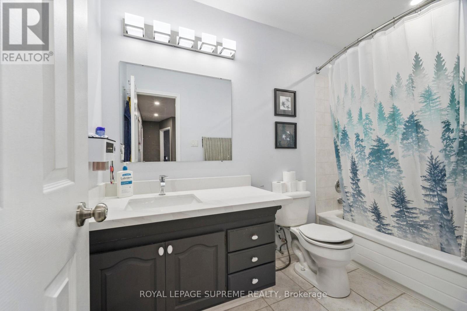 635 Grand View Avenue, London South, Ontario  N6K 3G1 - Photo 32 - X12300158