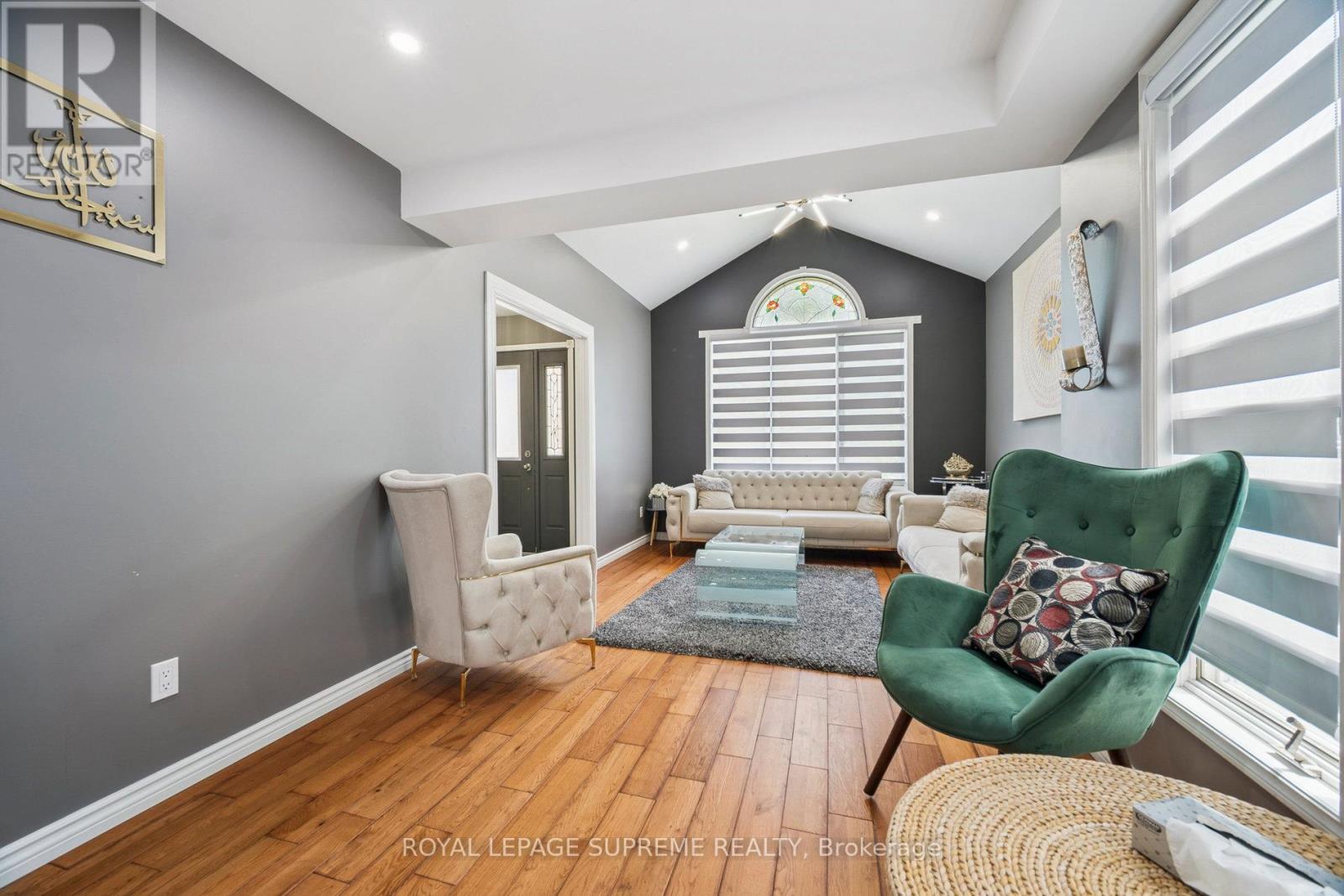 635 Grand View Avenue, London South, Ontario  N6K 3G1 - Photo 8 - X12300158