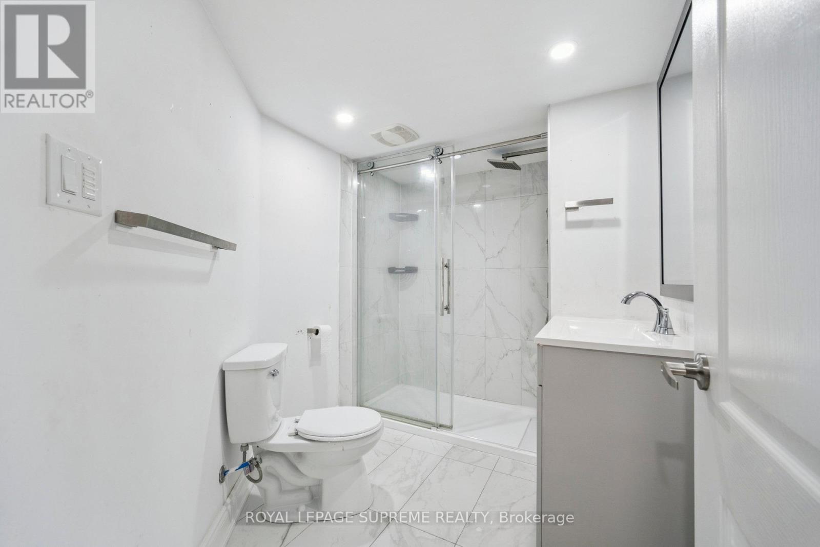 635 Grand View Avenue, London South, Ontario  N6K 3G1 - Photo 42 - X12300158