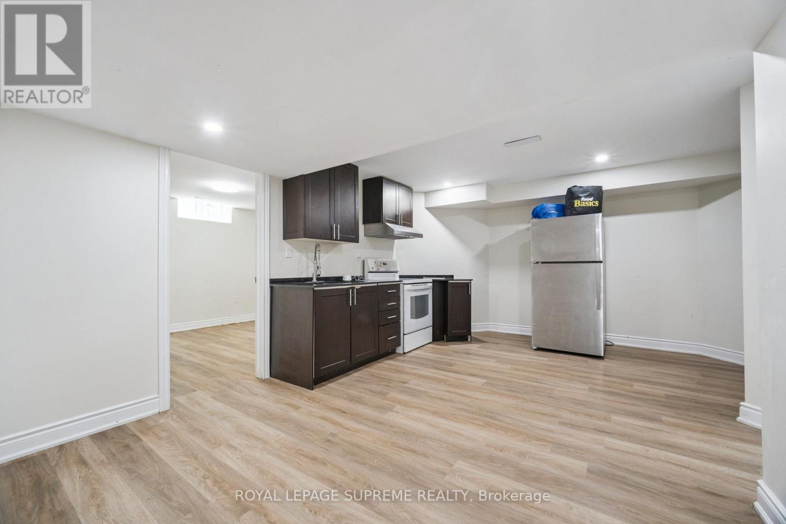 635 Grand View Avenue, London South, Ontario  N6K 3G1 - Photo 37 - X12300158