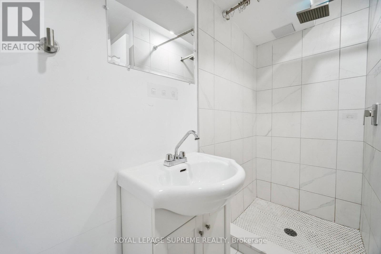 635 Grand View Avenue, London South, Ontario  N6K 3G1 - Photo 44 - X12300158