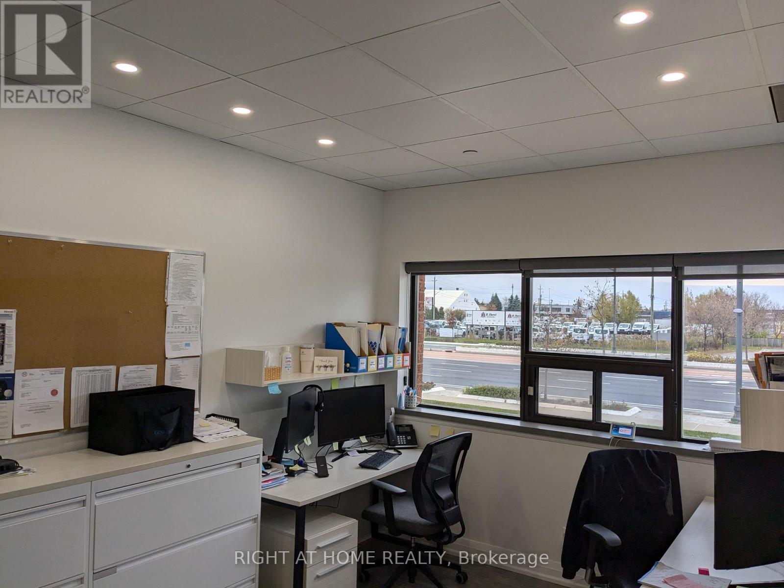 19/20 - 23 Mccleary Court, Vaughan (Concord), Ontario  L4K 3R6 - Photo 11 - N12301677