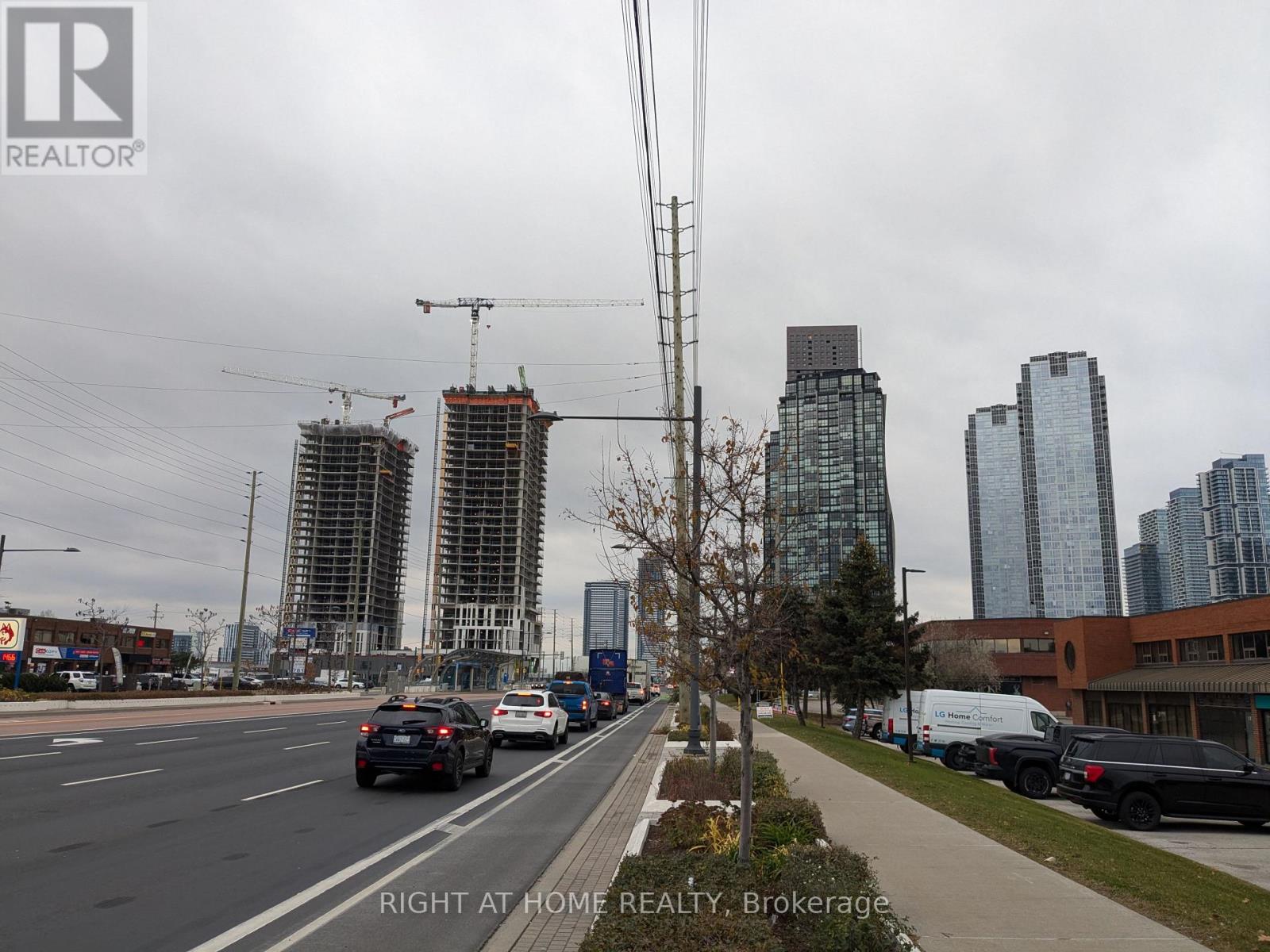 19/20 - 23 Mccleary Court, Vaughan (Concord), Ontario  L4K 3R6 - Photo 3 - N12301677