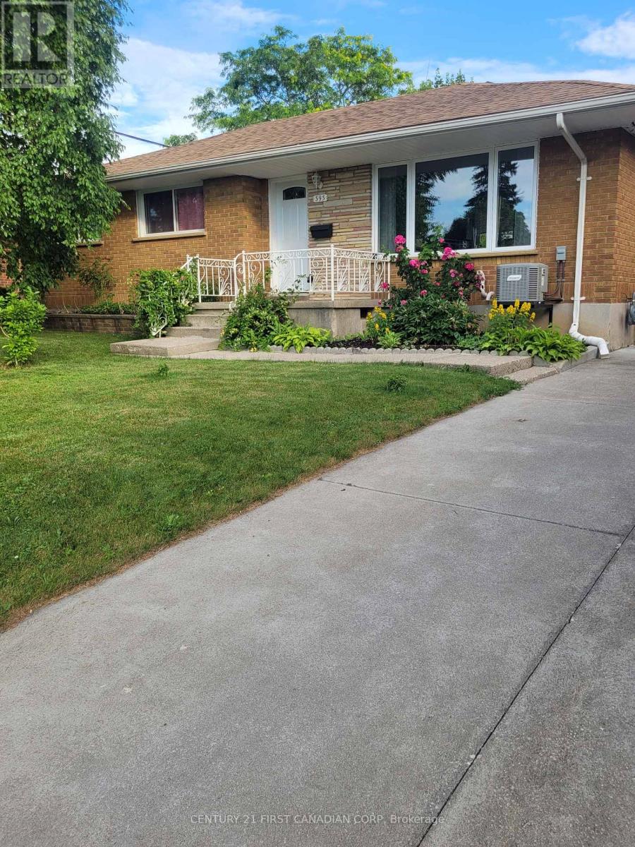 393 CHIPPENDALE CRESCENT, London South, Ontario