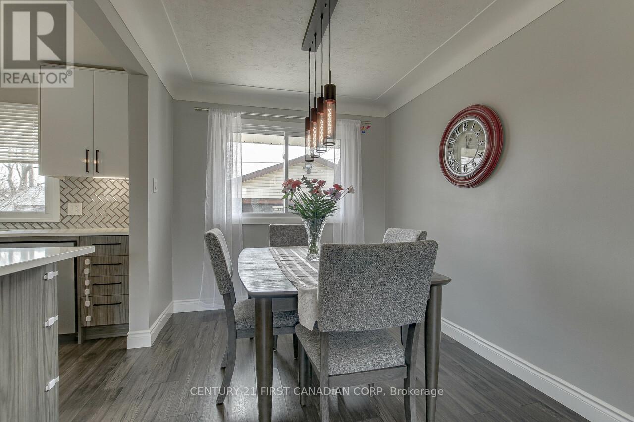 393 Chippendale Crescent, London South, Ontario  N5Z 3G1 - Photo 15 - X12301714