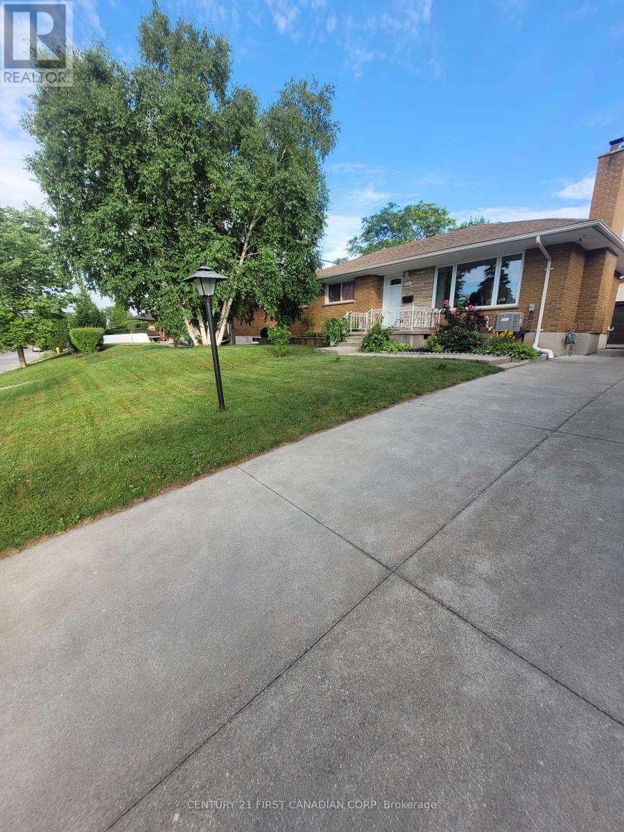 393 Chippendale Crescent, London South, Ontario  N5Z 3G1 - Photo 2 - X12301714