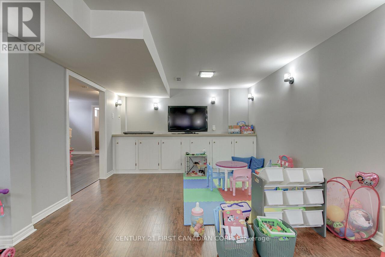 393 Chippendale Crescent, London South, Ontario  N5Z 3G1 - Photo 29 - X12301714