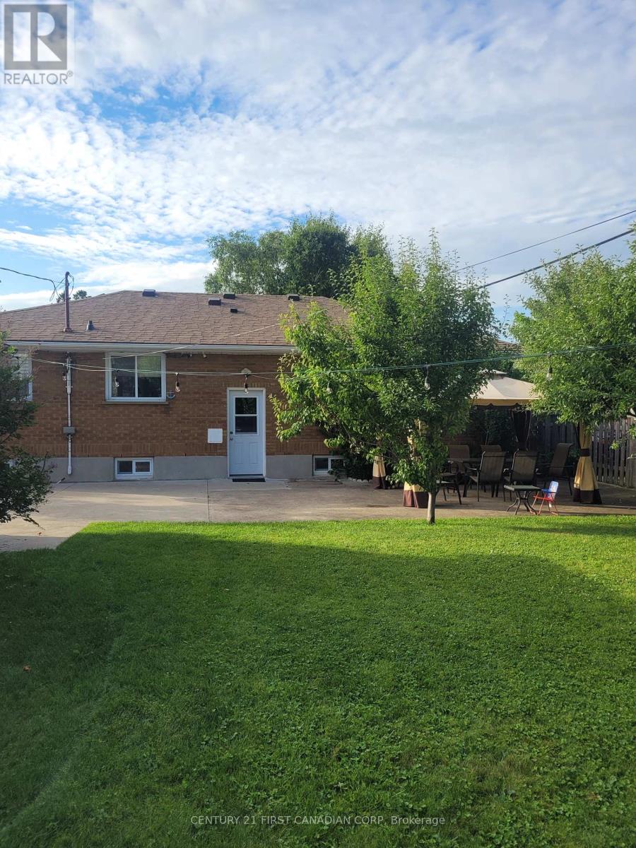 393 Chippendale Crescent, London South, Ontario  N5Z 3G1 - Photo 33 - X12301714