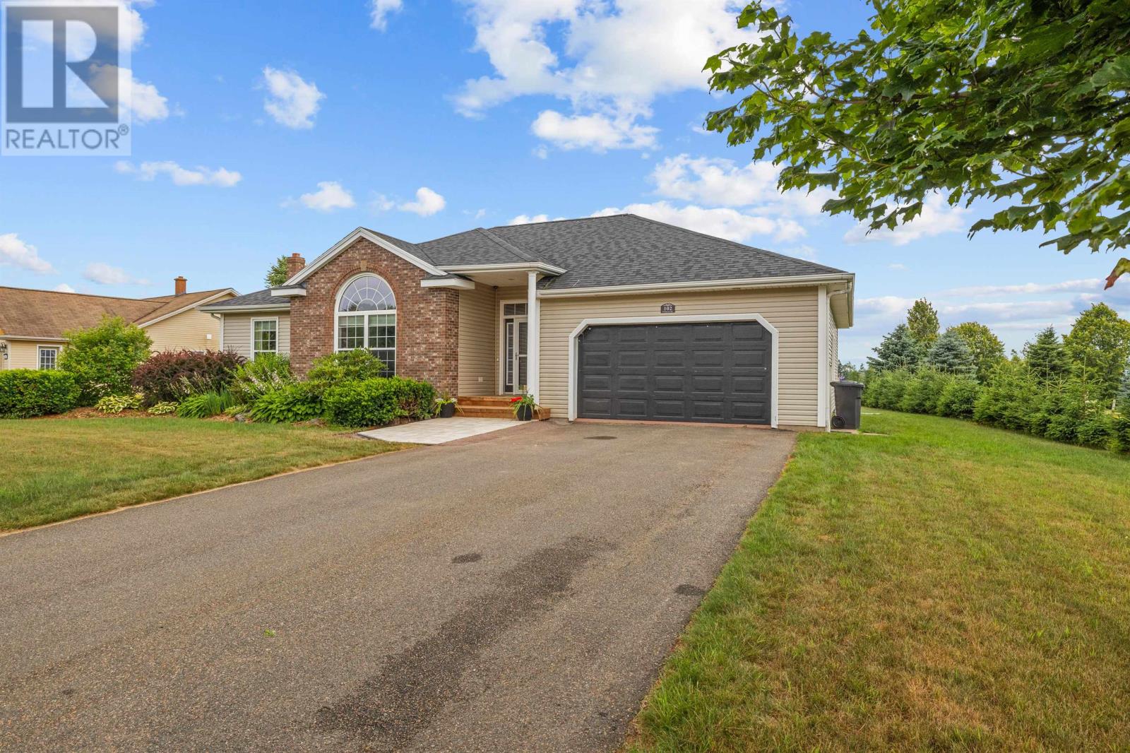 Property at 102 Primrose Drive image 2