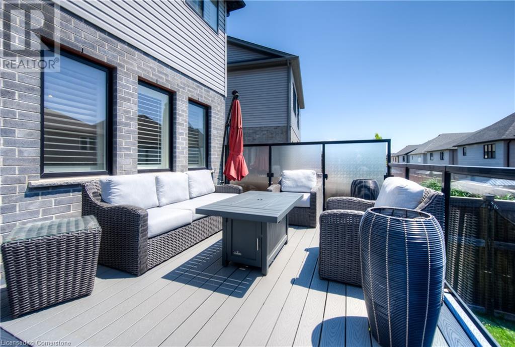 Property at 362 MOORLANDS Crescent image 4