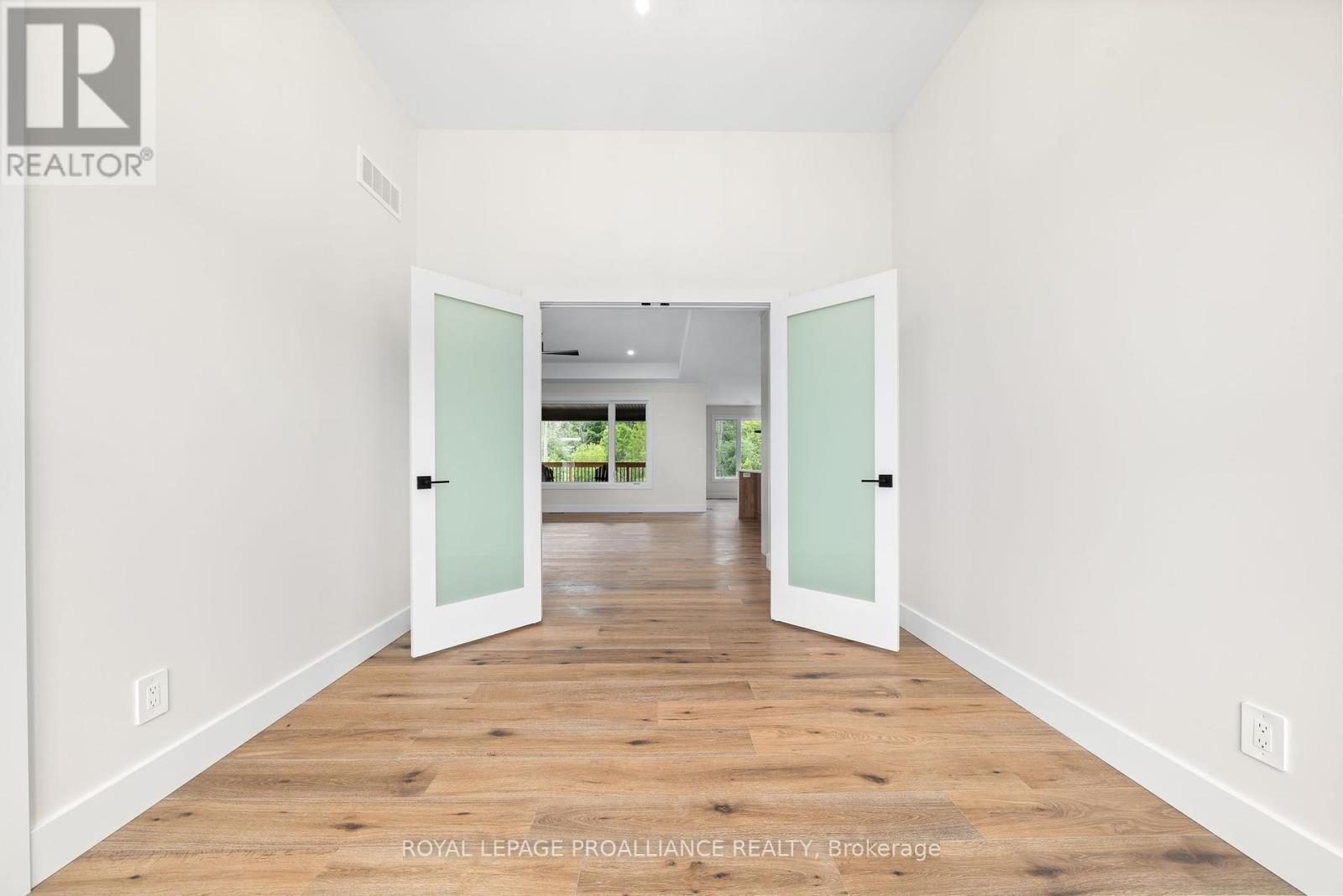 274 Michael's Way, Prince Edward County (Ameliasburgh), Ontario  K0K 1L0 - Photo 17 - X12301871