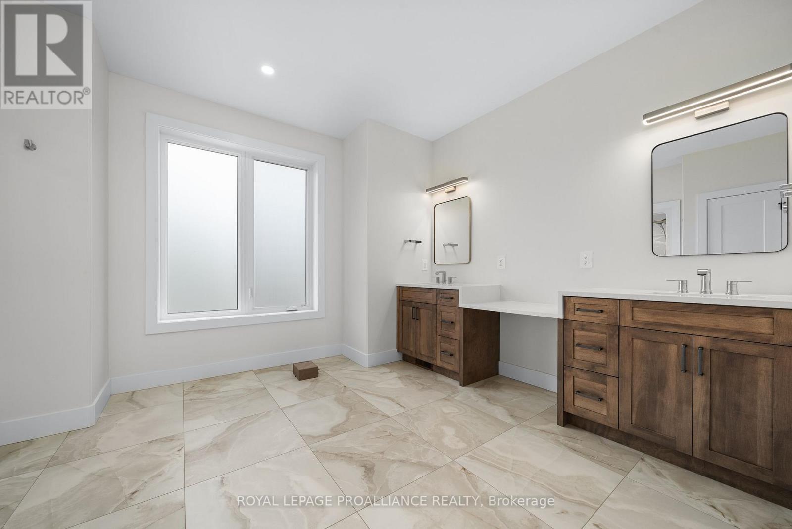 274 Michael's Way, Prince Edward County (Ameliasburgh), Ontario  K0K 1L0 - Photo 32 - X12301871