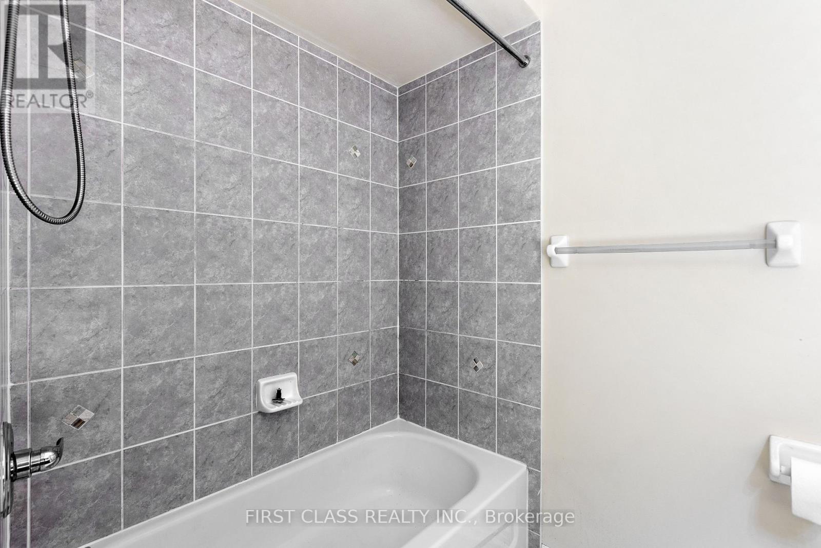 74 Evershot Crescent, Markham, Ontario  L6E 0L7 - Photo 23 - N12301726