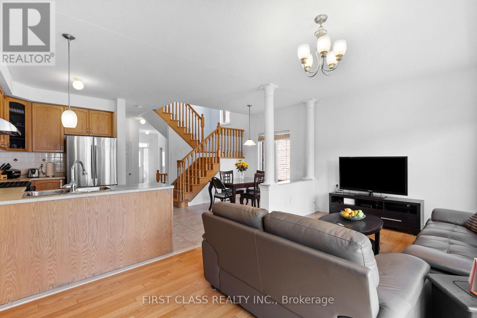74 Evershot Crescent, Markham, Ontario  L6E 0L7 - Photo 6 - N12301726