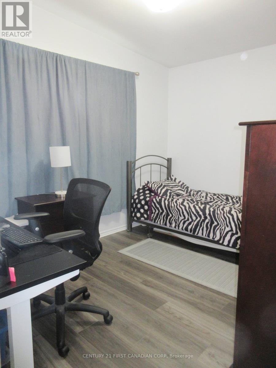 28 Hawkesbury Avenue, London East, Ontario  N5V 2K1 - Photo 11 - X12301830