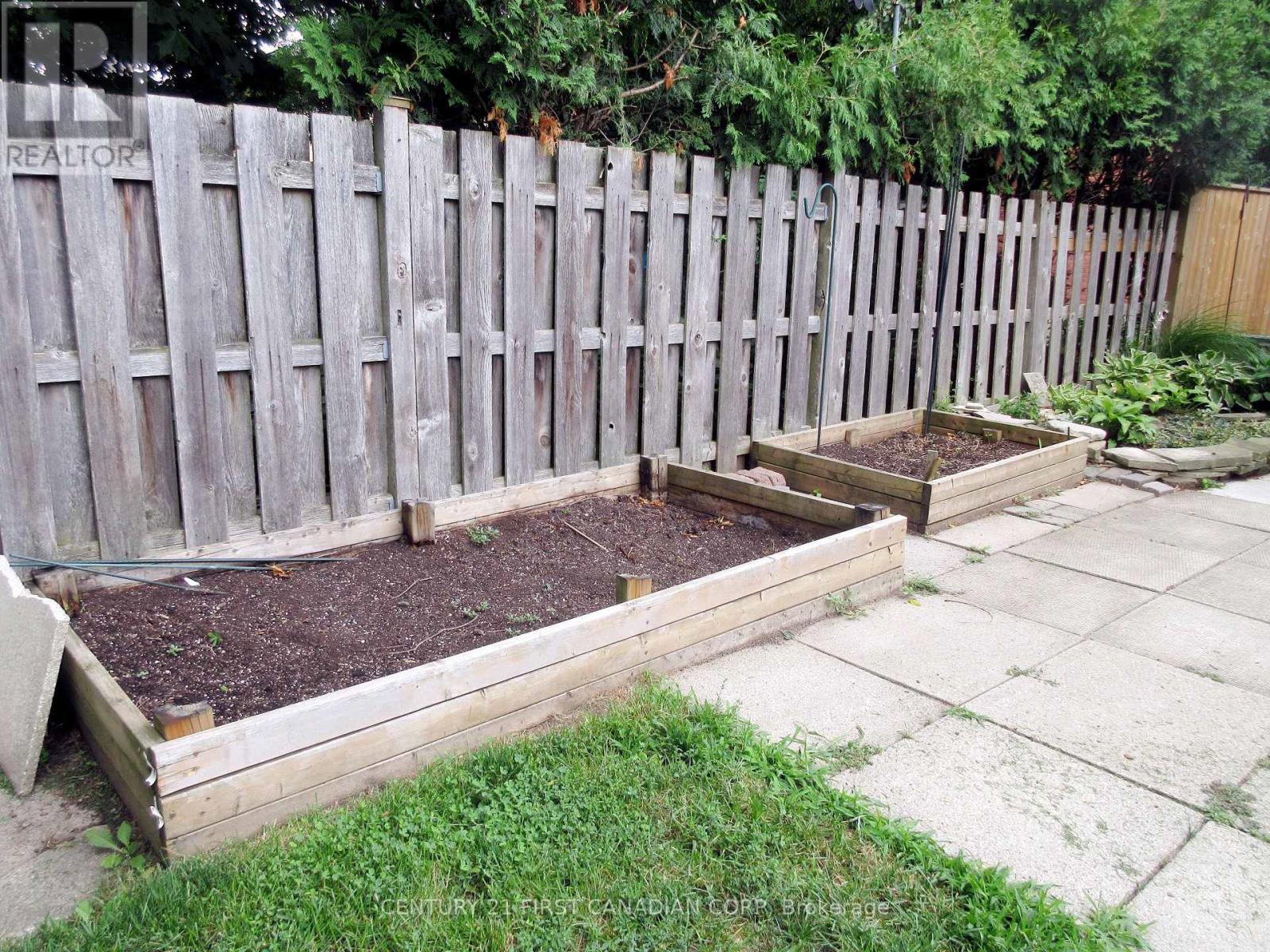28 Hawkesbury Avenue, London East, Ontario  N5V 2K1 - Photo 27 - X12301830