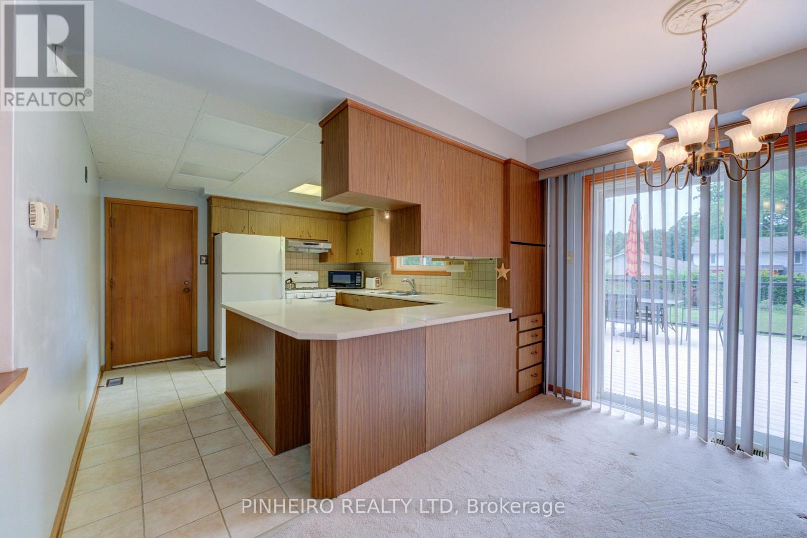 14 Outer Drive, London South, Ontario  N6P 1C7 - Photo 12 - X12301944