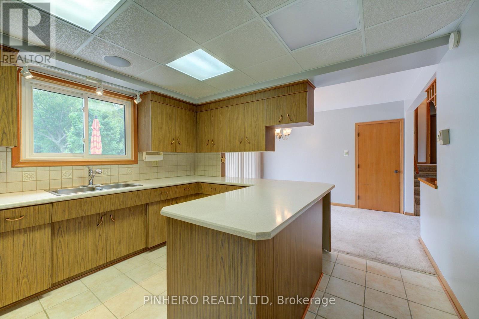 14 Outer Drive, London South, Ontario  N6P 1C7 - Photo 13 - X12301944