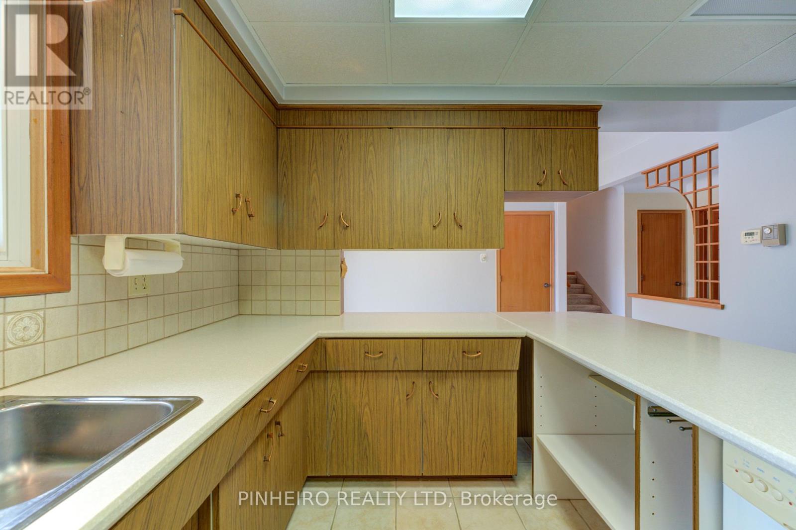 14 Outer Drive, London South, Ontario  N6P 1C7 - Photo 15 - X12301944