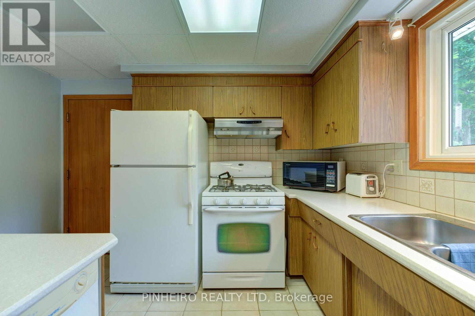14 Outer Drive, London South, Ontario  N6P 1C7 - Photo 16 - X12301944