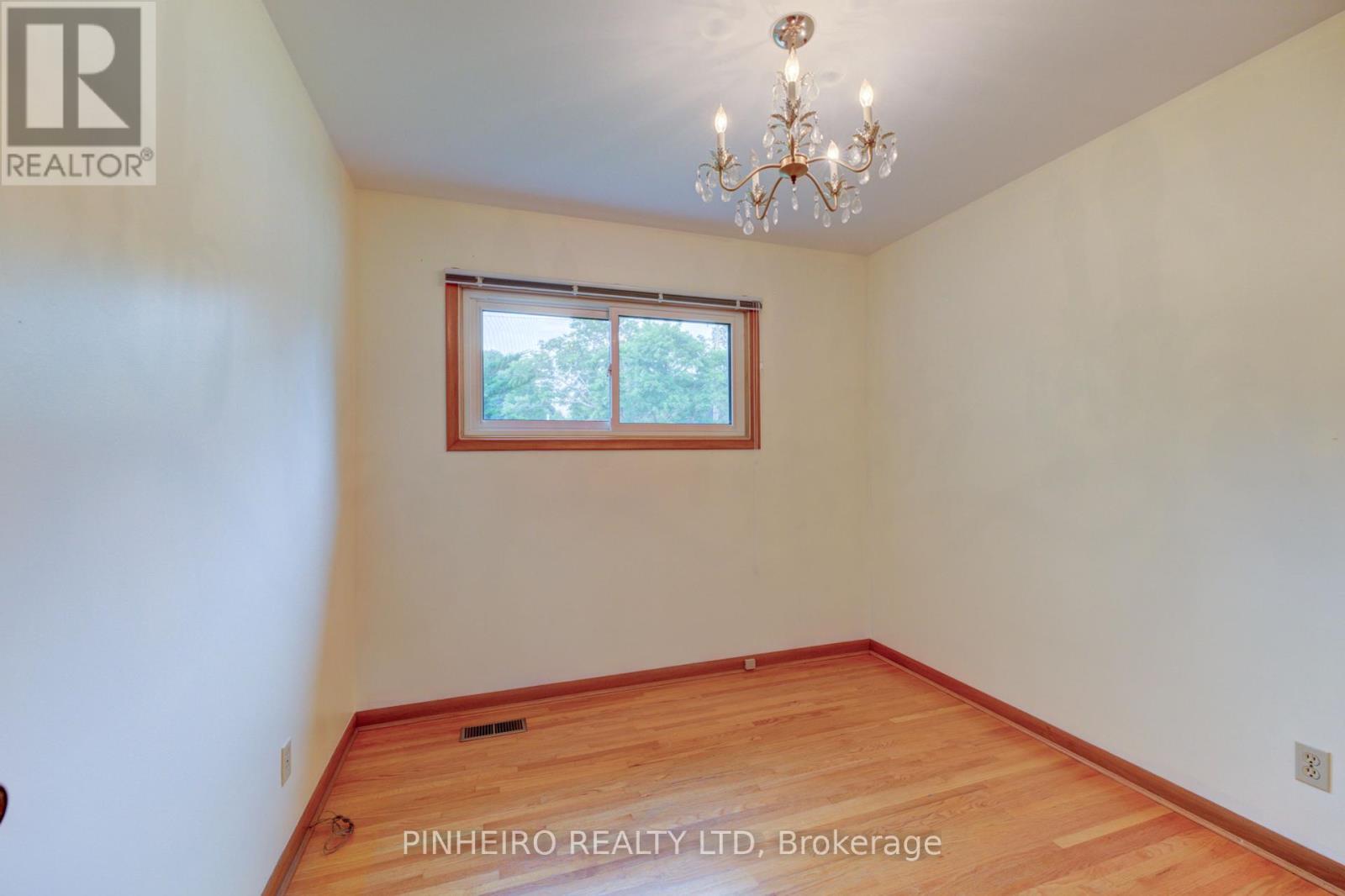 14 Outer Drive, London South, Ontario  N6P 1C7 - Photo 20 - X12301944