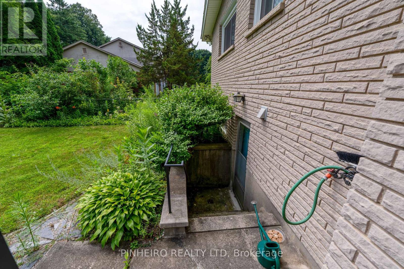 14 Outer Drive, London South, Ontario  N6P 1C7 - Photo 38 - X12301944