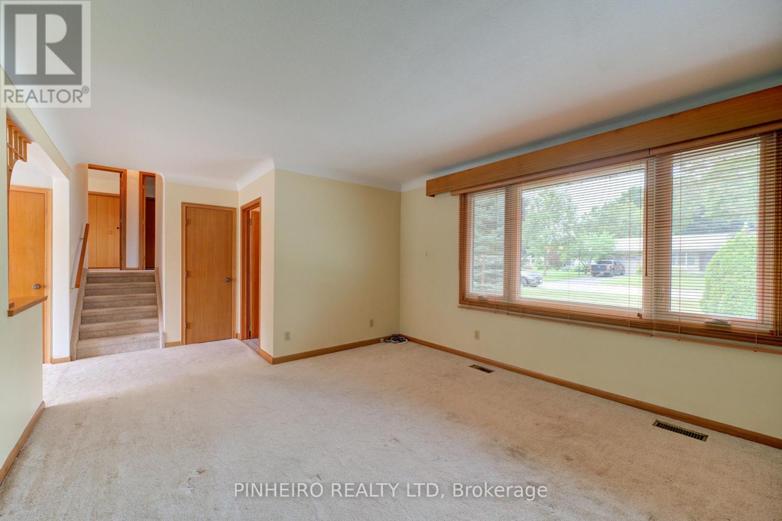 14 Outer Drive, London South, Ontario  N6P 1C7 - Photo 7 - X12301944