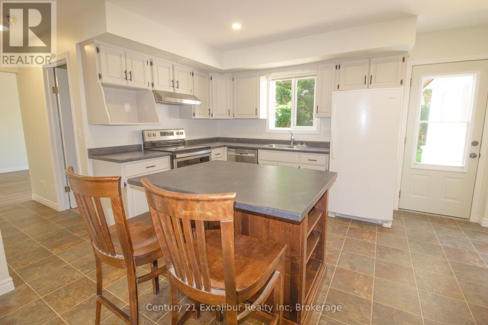 238 Adelaide Street, Wellington North, Ontario  N0G 1A0 - Photo 7 - X12262112