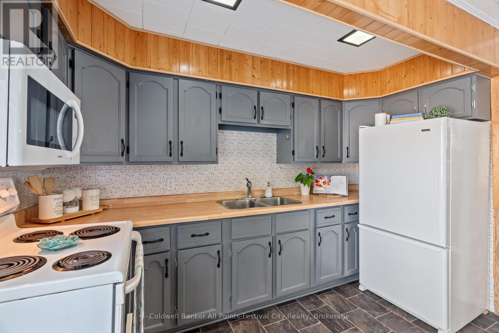 150 Gordon Street, Central Huron, Ontario  N0M 1L0 - Photo 14 - X12301917