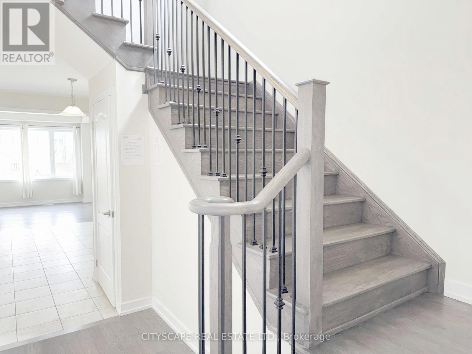 33 Basswood Crescent, Haldimand, Ontario  N3W 0H5 - Photo 18 - X12301779