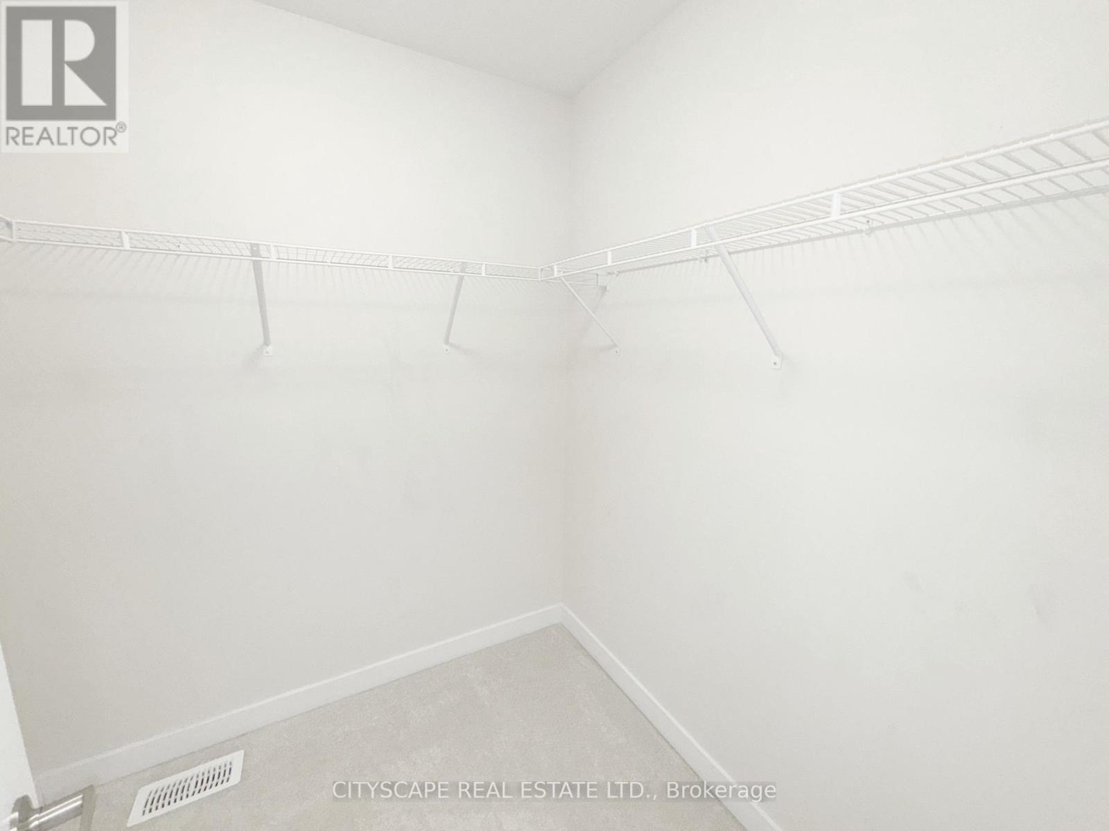 33 Basswood Crescent, Haldimand, Ontario  N3W 0H5 - Photo 21 - X12301779