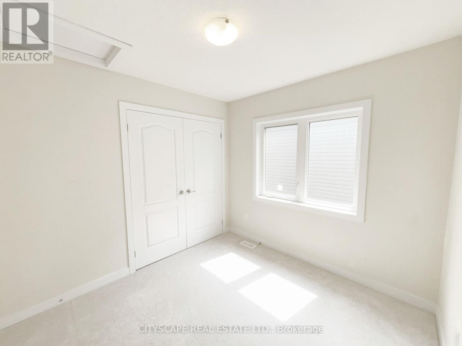 33 Basswood Crescent, Haldimand, Ontario  N3W 0H5 - Photo 25 - X12301779
