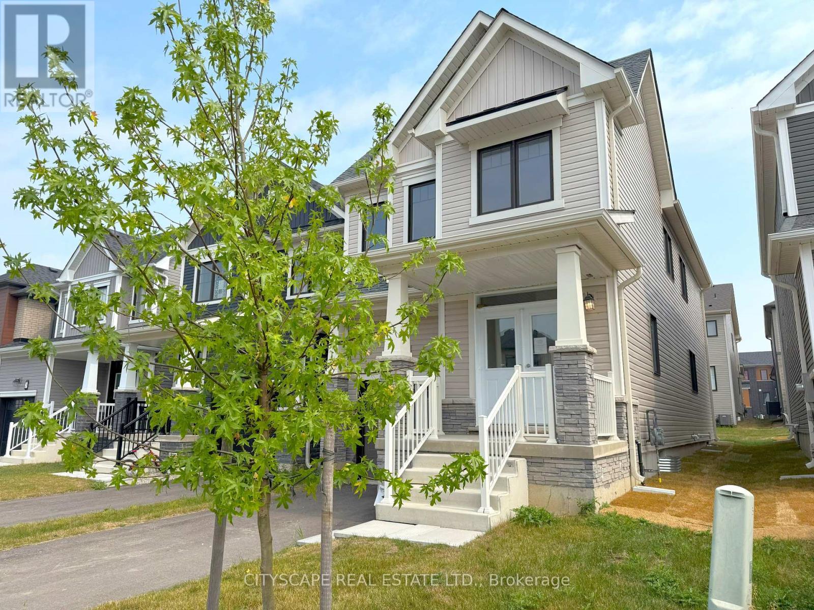 Property at 33 BASSWOOD CRESCENT image 3