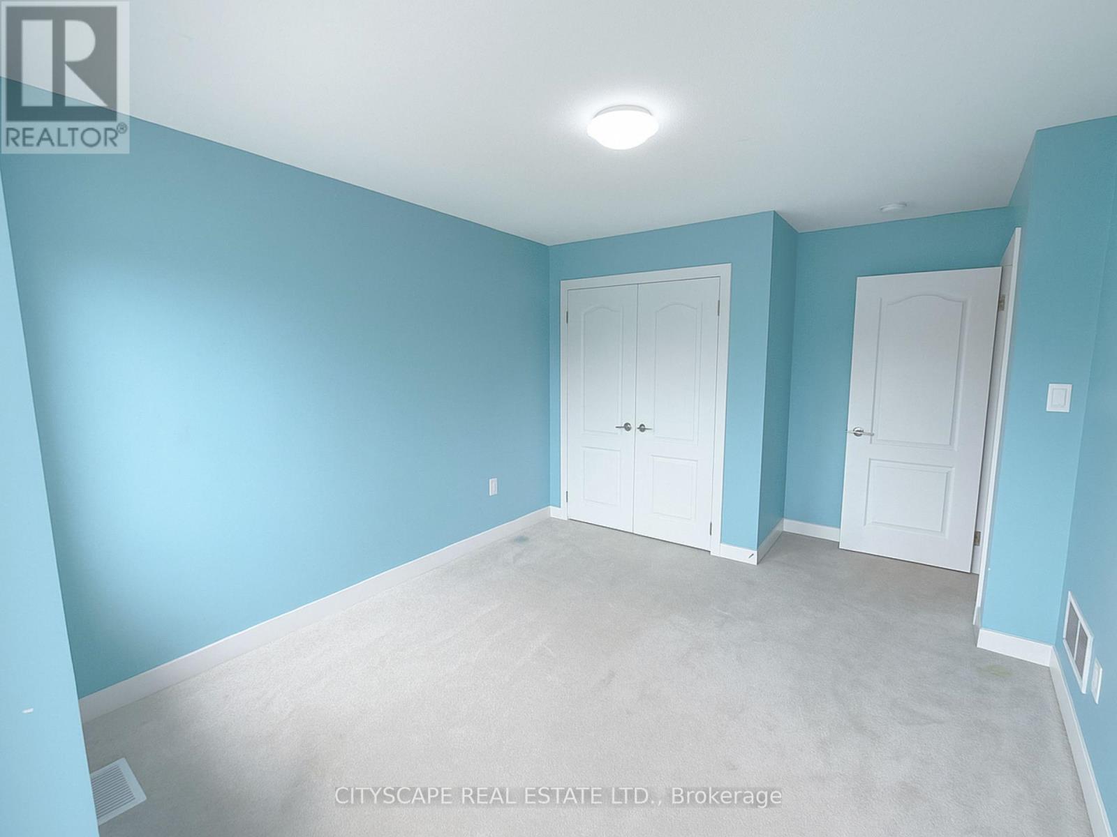 33 Basswood Crescent, Haldimand, Ontario  N3W 0H5 - Photo 30 - X12301779