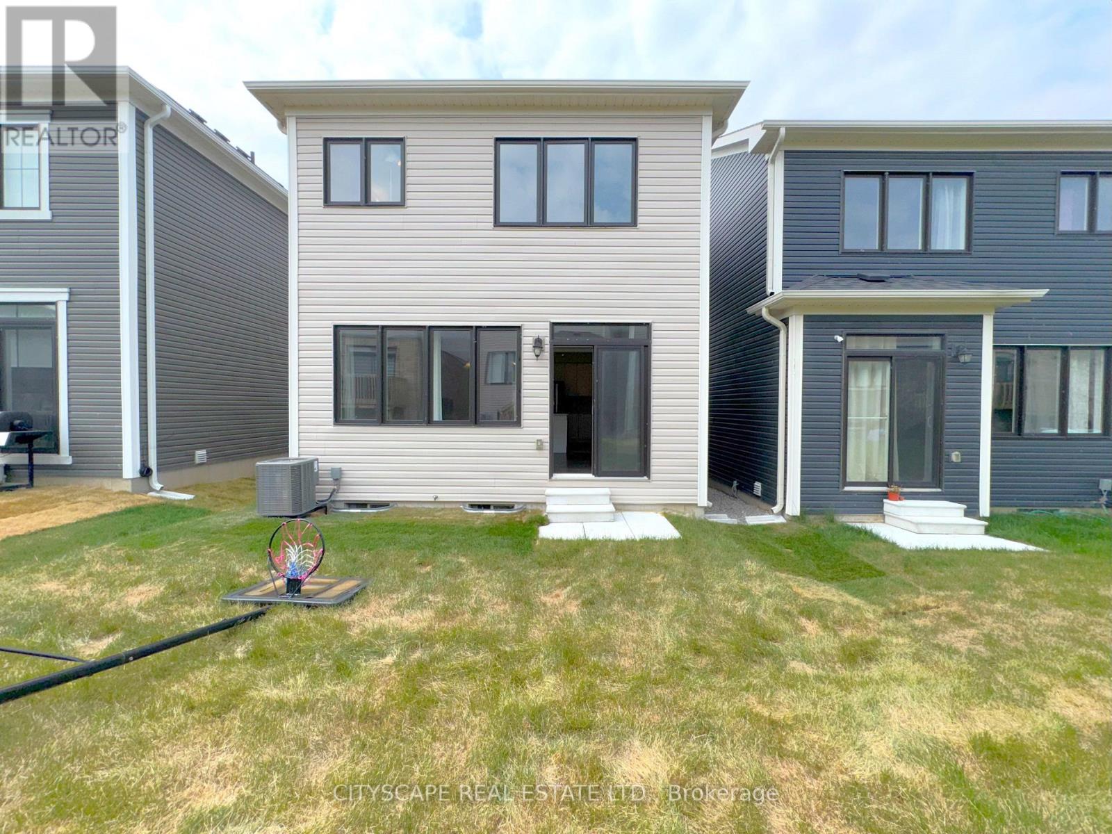 33 Basswood Crescent, Haldimand, Ontario  N3W 0H5 - Photo 41 - X12301779