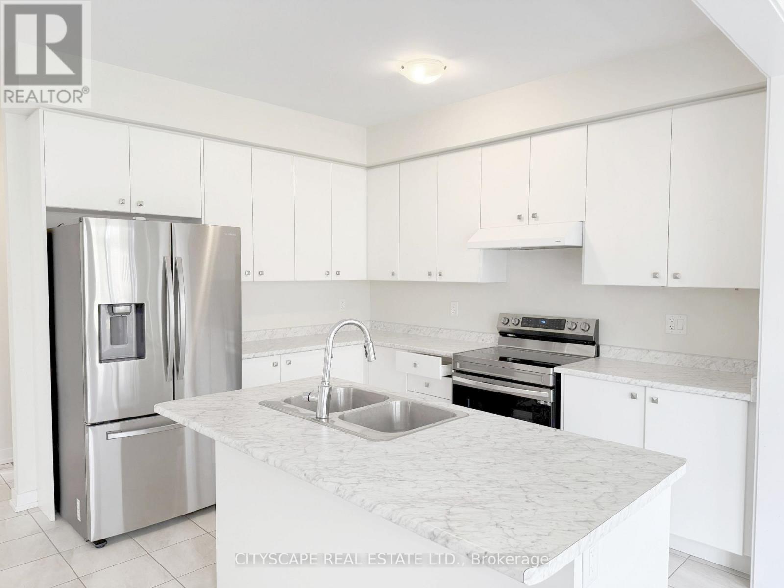 33 Basswood Crescent, Haldimand, Ontario  N3W 0H5 - Photo 7 - X12301779