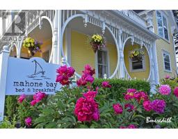 558 Main Street, Mahone Bay, Ca