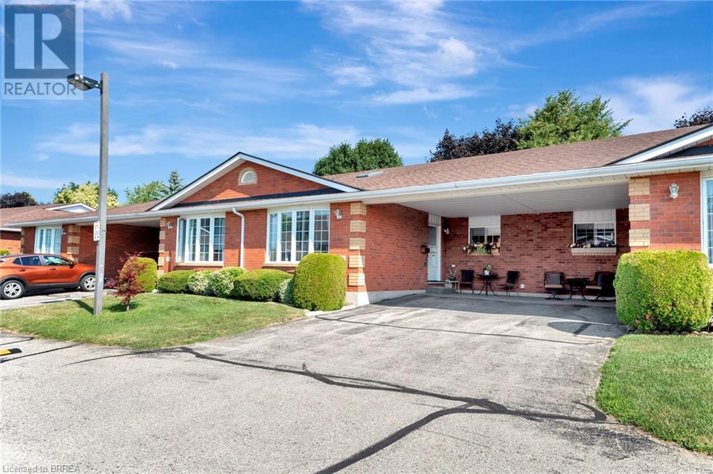 Property at 20 COURTLAND Drive Unit# 9 image 3