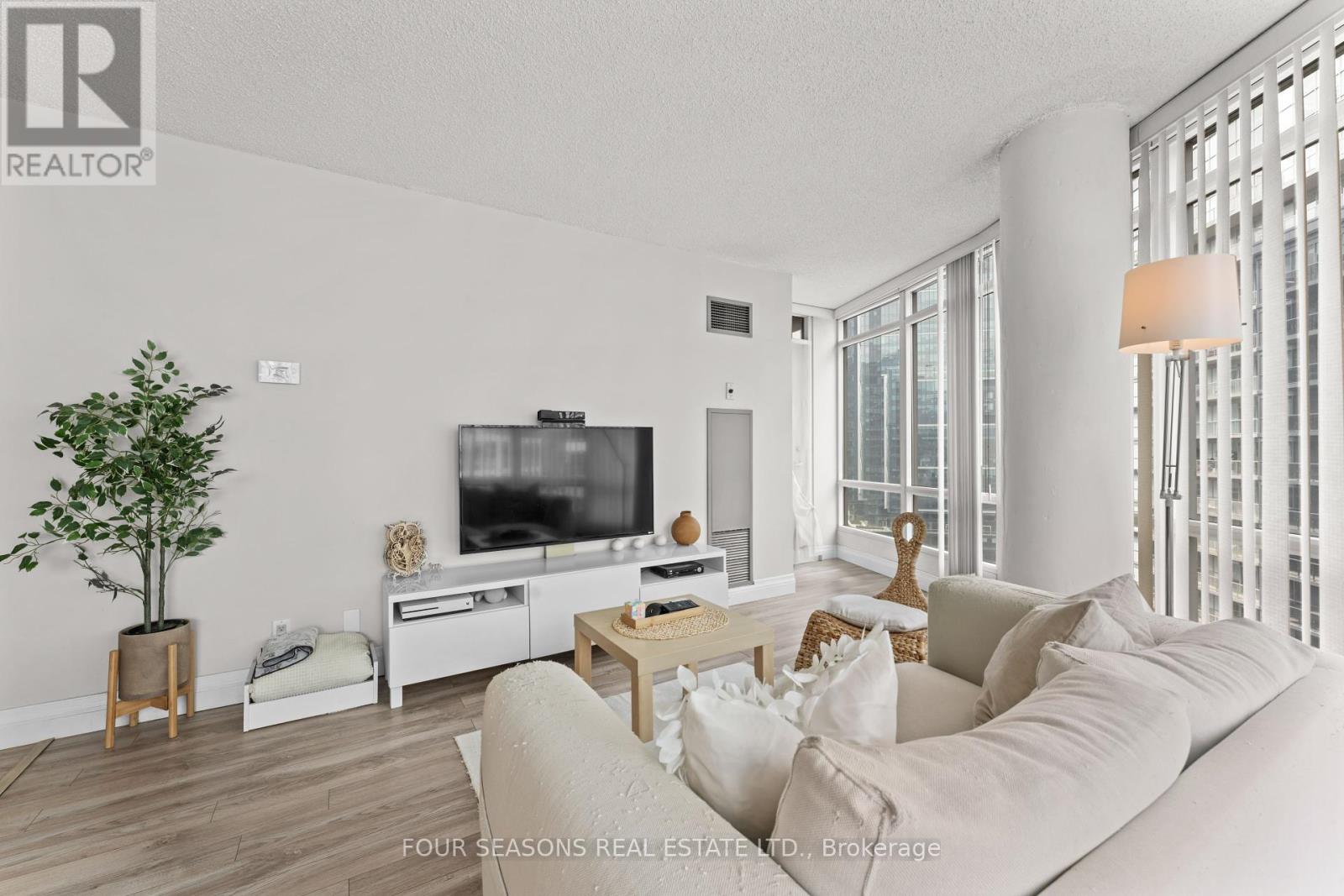 2510 - 361 Front Street W, Toronto, Ontario  M5V 3R5 - Photo 2 - C12301817