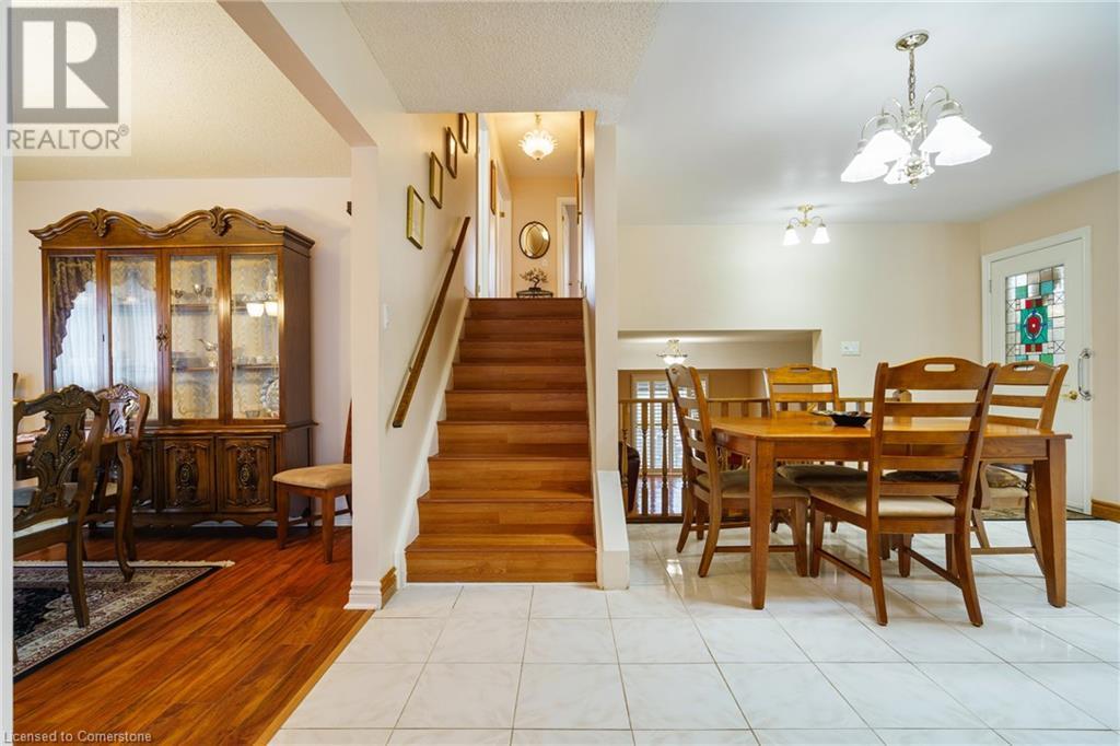 322 Stone Church Road E, Hamilton, Ontario  L9B 1B2 - Photo 13 - 40753558