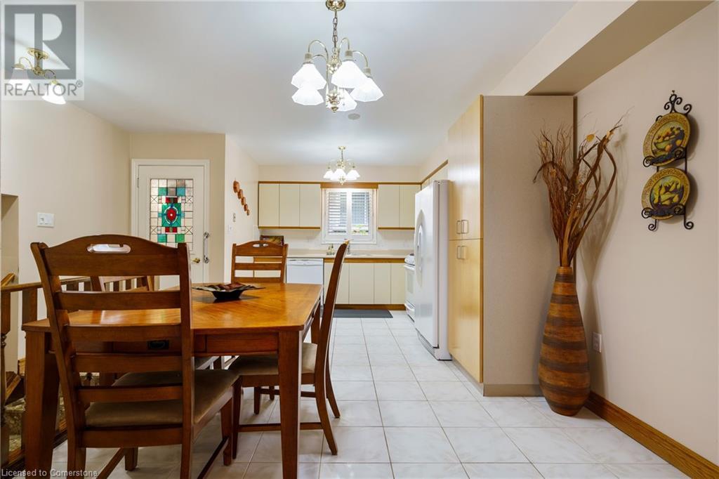 322 Stone Church Road E, Hamilton, Ontario  L9B 1B2 - Photo 14 - 40753558