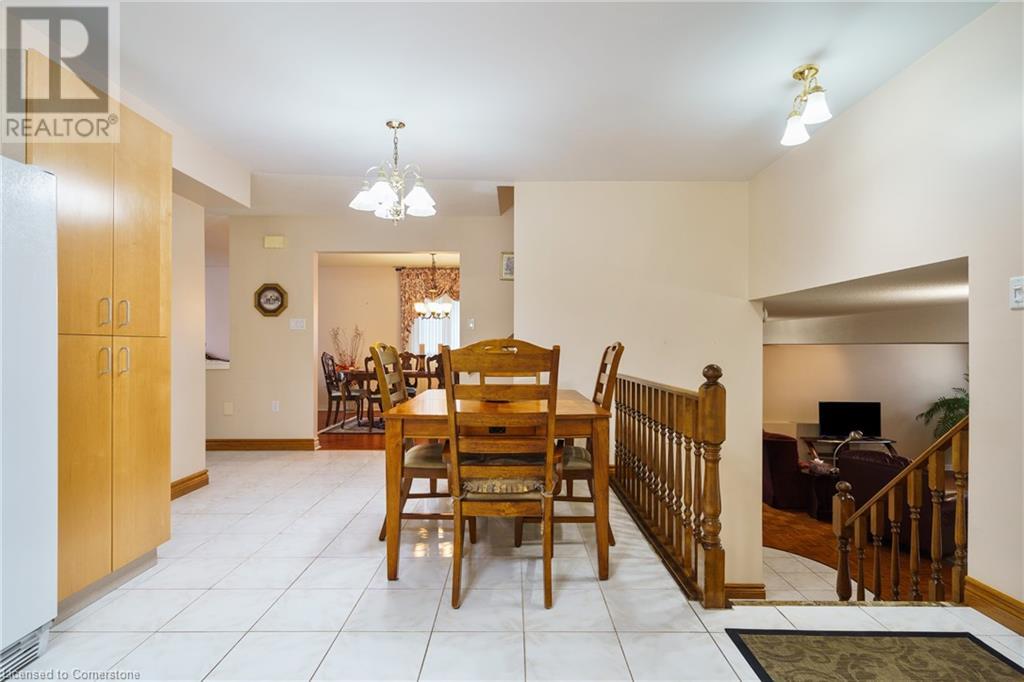 322 Stone Church Road E, Hamilton, Ontario  L9B 1B2 - Photo 15 - 40753558