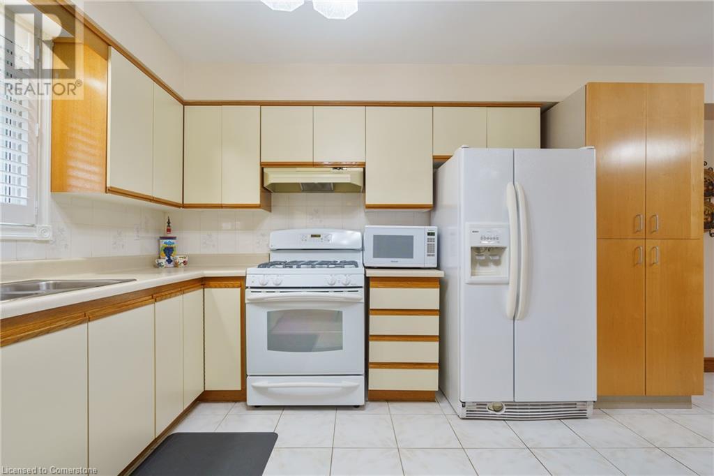 322 Stone Church Road E, Hamilton, Ontario  L9B 1B2 - Photo 17 - 40753558