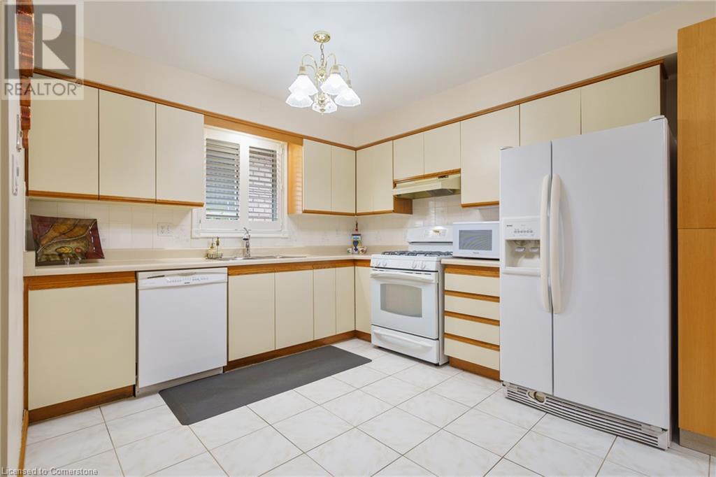 322 Stone Church Road E, Hamilton, Ontario  L9B 1B2 - Photo 18 - 40753558