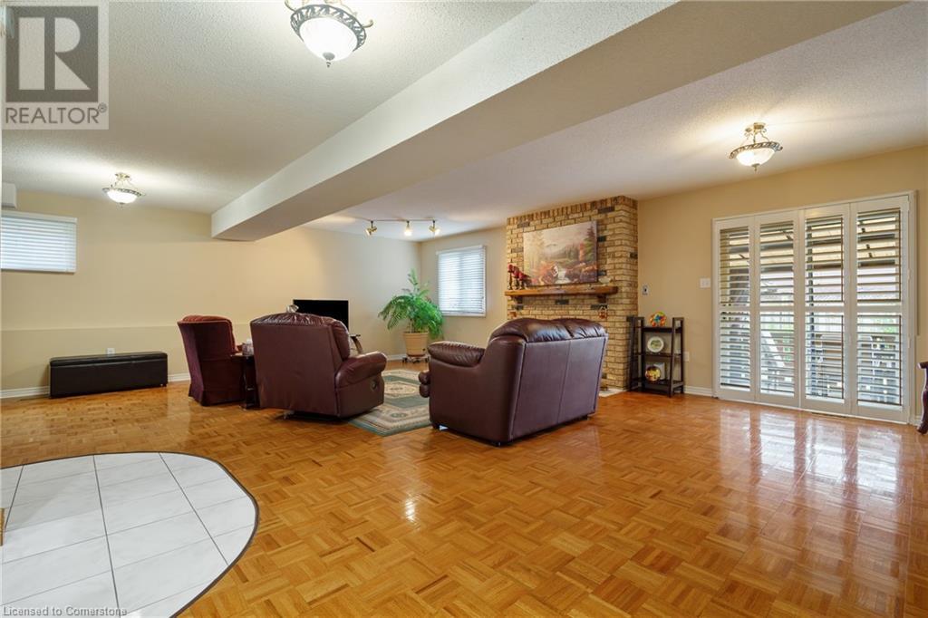 322 Stone Church Road E, Hamilton, Ontario  L9B 1B2 - Photo 33 - 40753558